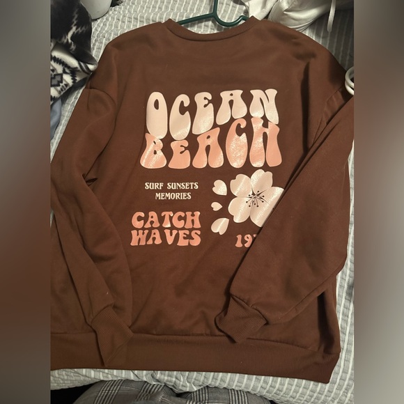 Trendy ocean beach crew neck - Picture 1 of 1